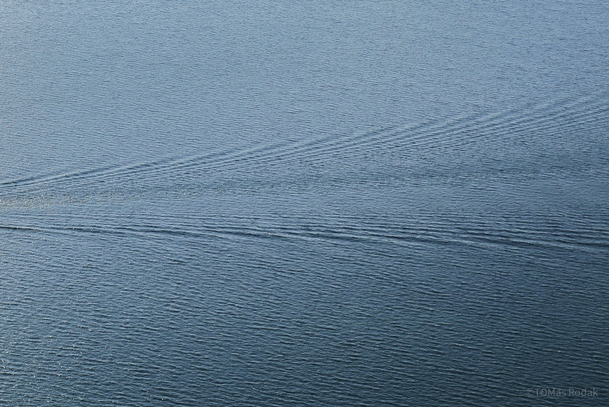Reflection, meditation, work life balance, TOMs FLOWer CLUB, Tomas Rodak, photography, horizon, water photography, Water, Wasser, Meditation, Wolken, Clouds, Wasserrauschen, blue, blau, Mallorca, La reunion, sea, Schwimmen, blaue Lagune, Lago Maggiore, Lago die Garda, Modern, klassisch,