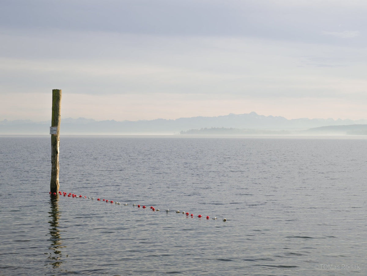 Reflection, meditation, work life balance, TOMs FLOWer CLUB, Tomas Rodak, photography, horizon, water photography, Water, Wasser, Meditation, Wolken, Clouds, Wasserrauschen, blue, blau, Mallorca, La reunion, sea, Schwimmen, blaue Lagune, Alpen, Alps, Bergsee, Mainau, Bodensee, Lake of Constance