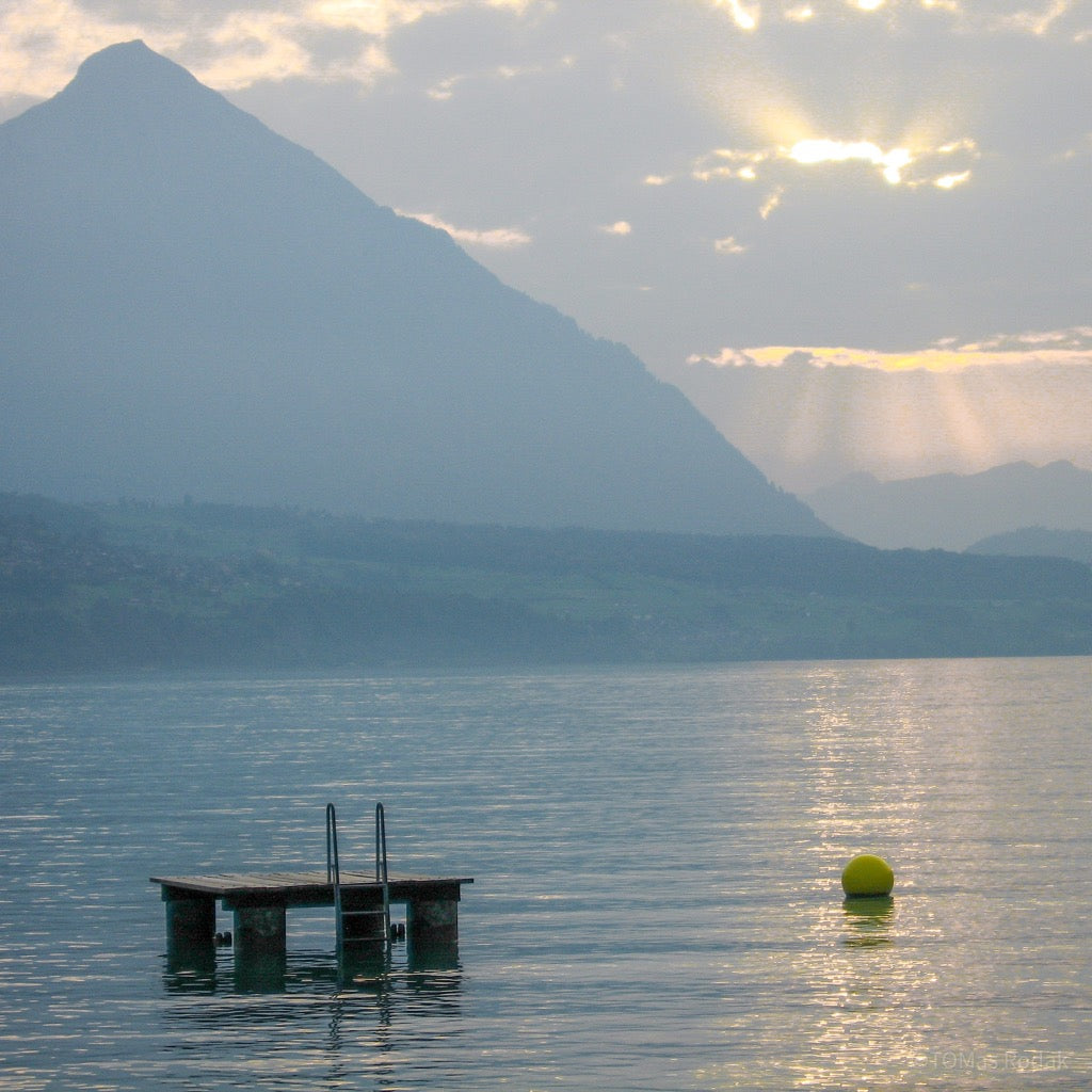 Reflection, meditation, work life balance, TOMs FLOWer CLUB, Tomas Rodak, photography, horizon, water photography, Water, Wasser, Meditation, Wolken, Clouds, Wasserrauschen, blue, blau, Mallorca, La reunion, sea, Schwimmen, blaue Lagune, Alpen, Alps, Bergsee,