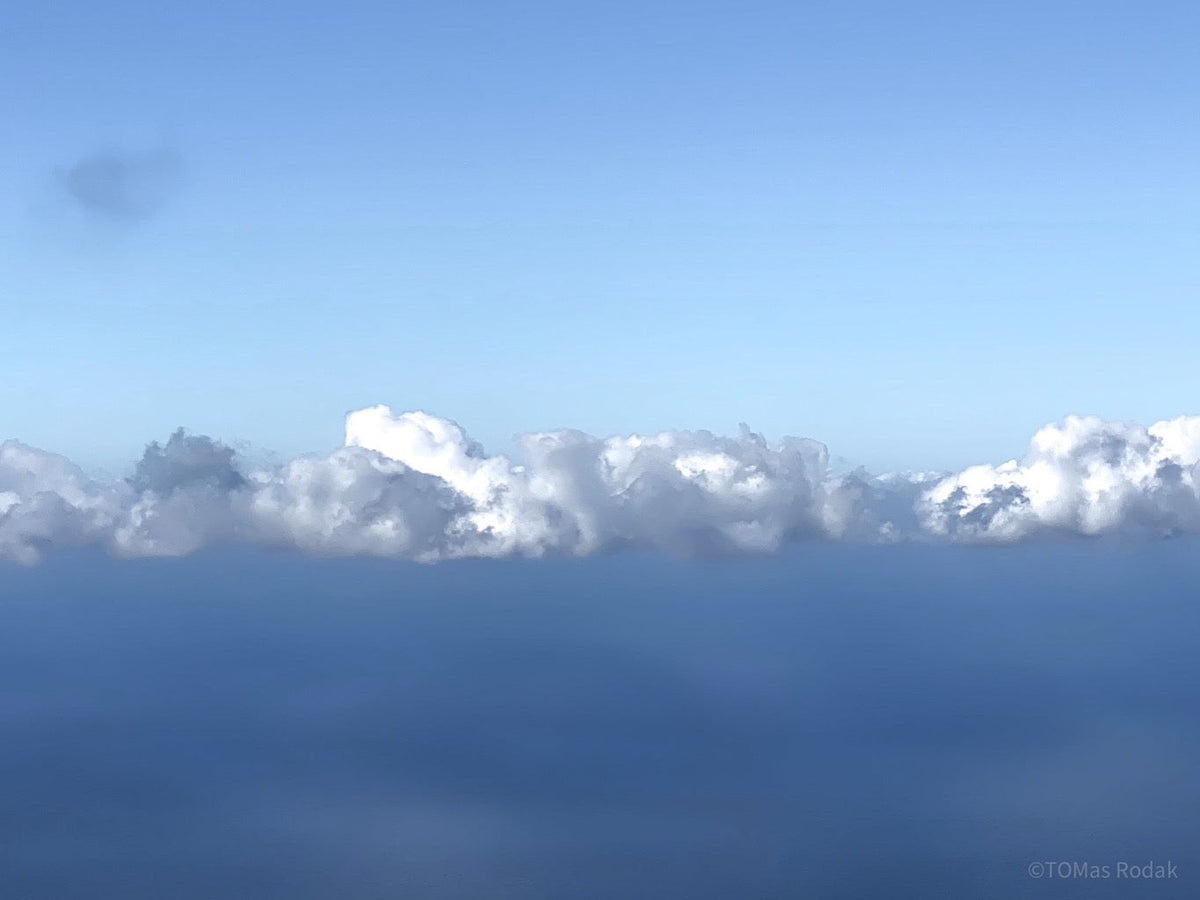 Reflection, meditation, work life balance, TOMs FLOWer CLUB, Tomas Rodak, photography, horizon, water photography, Water, Wasser, Meditation, Wolken, Clouds, Wasserrauschen, blue, blau, Mallorca, La reunion, sea, Schwimmen, blaue Lagune, Alpen, Alps, Bergsee, Bodensee, Lake of Constance, Mainau, sky, Himmel, Wolken, clouds 